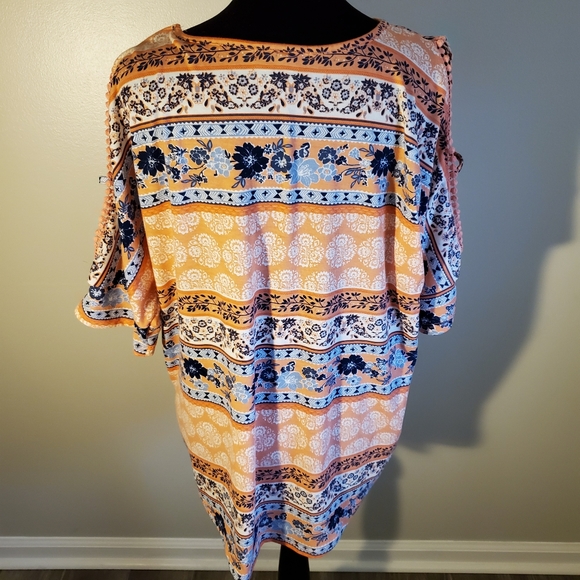 Cold Shoulder Tunic - Picture 2 of 6
